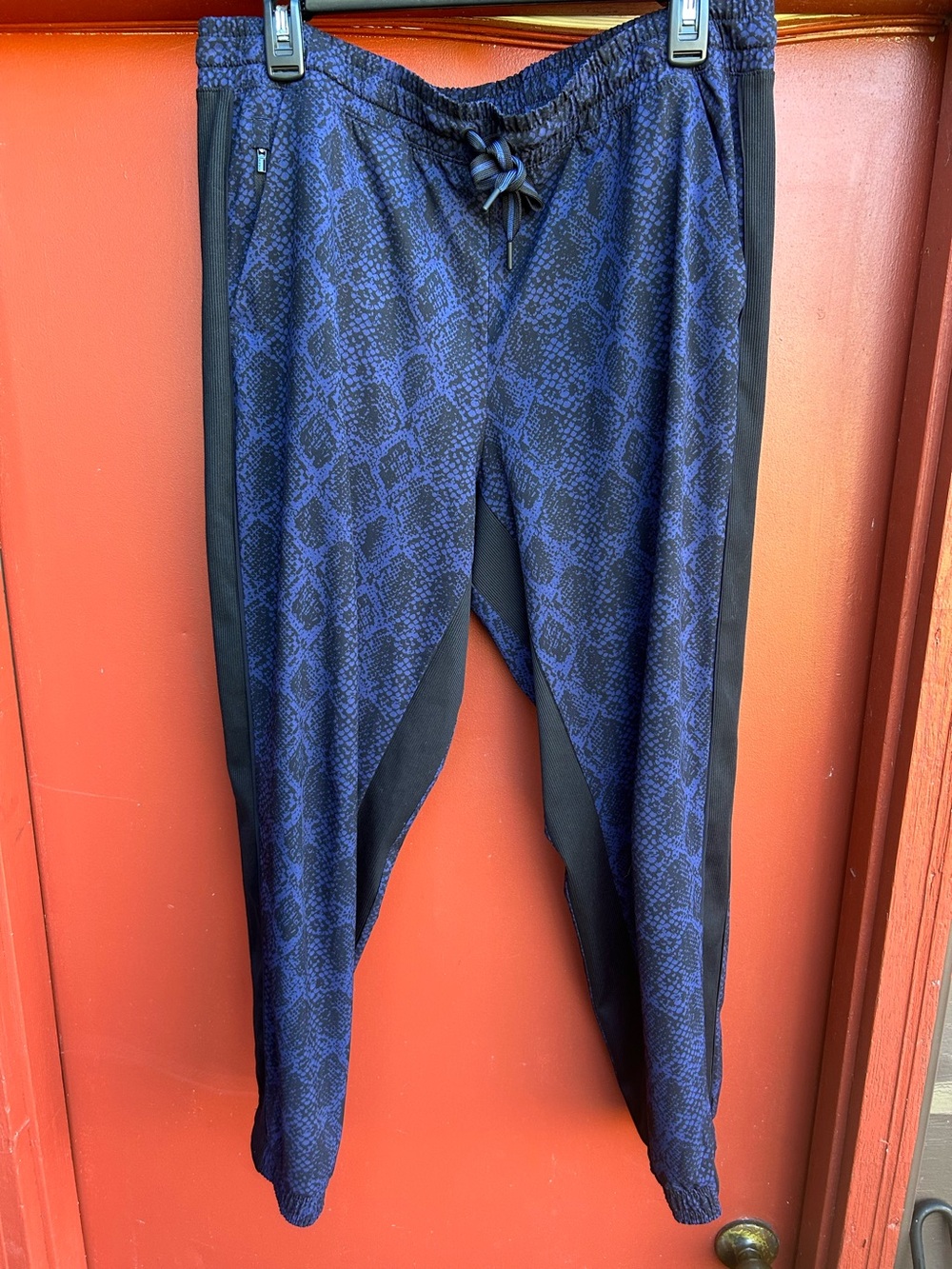 ATHLETA BLACK BLUE PRINTED DRAWSTRING WAIST JOGGERS WORKOUT PANTS 14